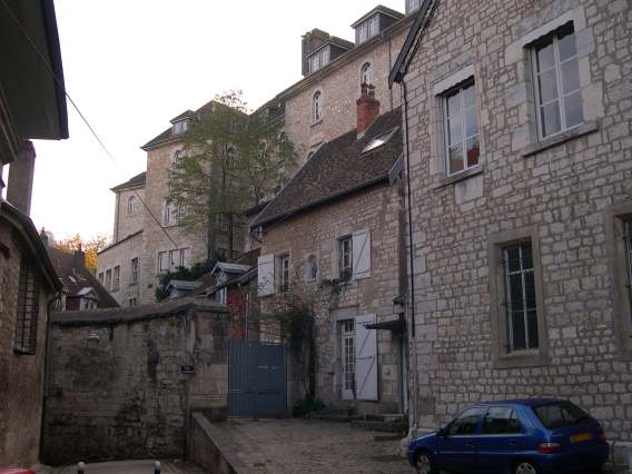  Au pied de la citadelle